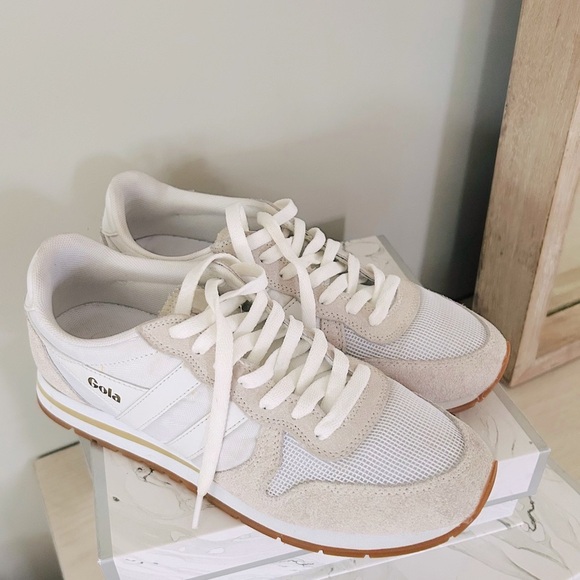 Gola Women's White Daytona Sneakers In Beige/Gold - Picture 4 of 9